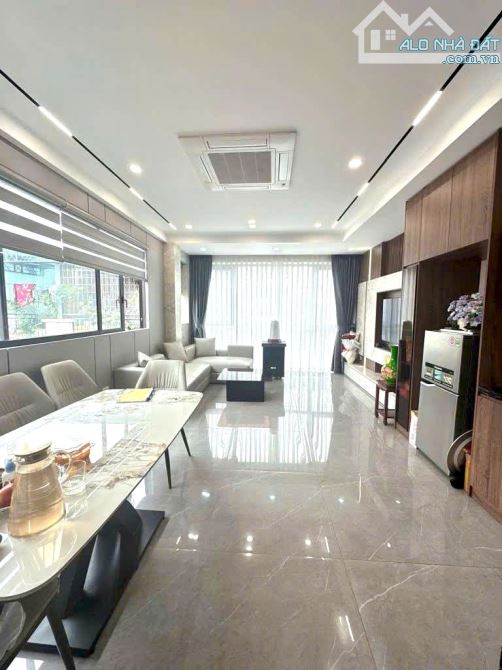 NHÀ 6 TẦNG, 38 M², LÔ GÓC - PHỐ NGUYỄN SƠN LONG BIÊN,THANG MÁY, FULL NỘI THẤT - 1