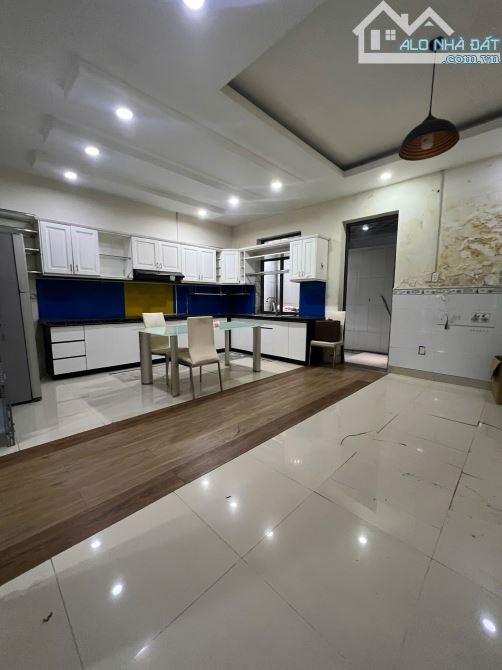 Cho thuê nhà Conic 120m2 5PN 4WC giá chỉ 16 triệu/tháng. LH ngay. - 1