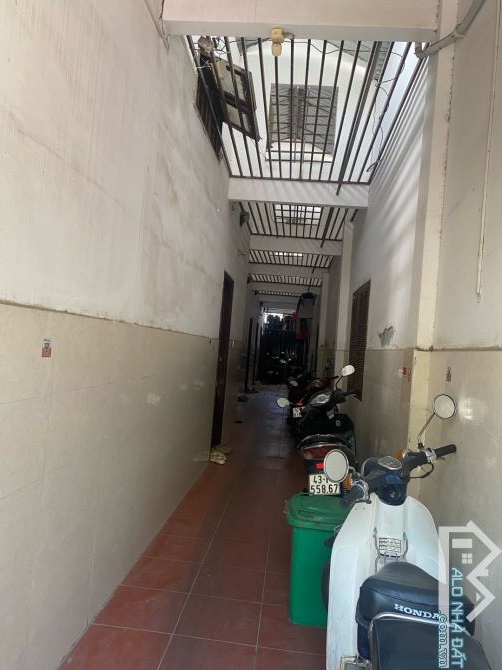SẬP HẦM_DÃY TRỌ LÔ ĐÔI_ÂU CƠ_GẦN CHỢ HÒA KHÁNH_DT 260M2_NGANG 10M_NỞ HẬU_8,9 TỶ - 1