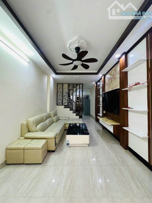 Một căn duy nhất gần time city. Phố DƯƠNG VĂN BÉ. HAI BÀ TRƯNG. 46/50M. 5 TẦNG. ÔTÔ ĐỖ CỬA - 1