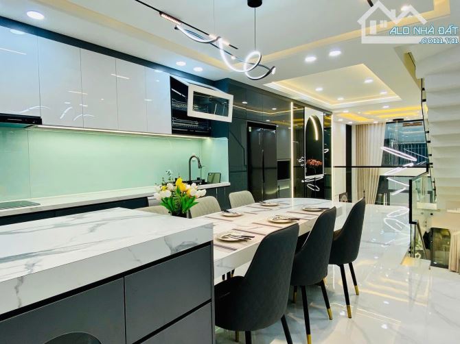 Bán nhà 59m2 Dương Quảng Hàm, Gò Vấp hẻm 5m, sổ riêng. Có dòng tiền 15tr/tháng - 1