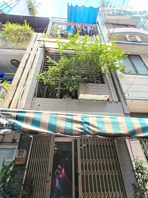 Nhà Hẻm 4M Giá 5 Tỷ 4 Cực Hiếm Sát MT Đường Võ Văn Kiệt P.1 - DT 30M2 (3mX10m) 3 Tầng - 1