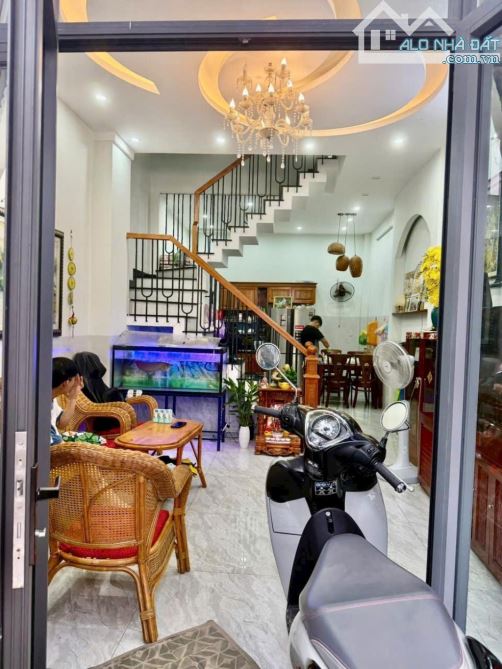🏡 Nhà bán Quang Trung, P8, Gò Vấp 	•	Diện tích: 4.05 x 11m 	•	Kết cấu: Trệt, 2 lầu, - 1