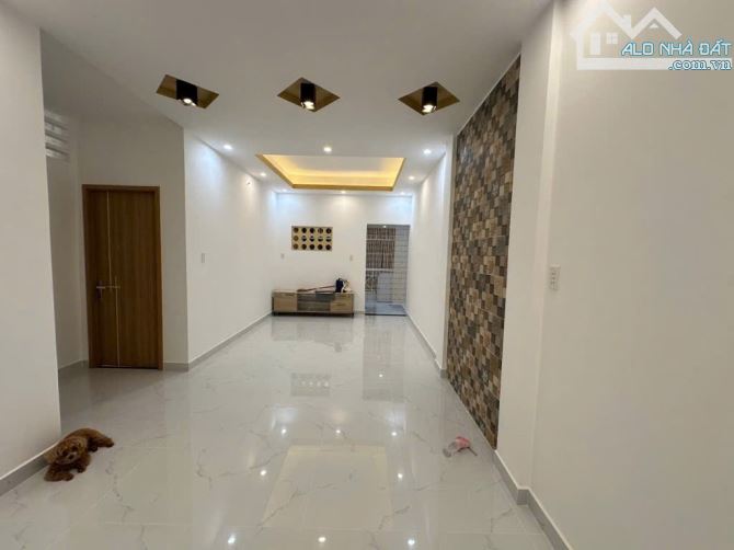 BÁN CHUG CƯ 548 PHẠM VĂN ĐỒNG BÌNH THẠNH - 3 PHÒNG NGỦ - GIÁ 3TY23 - 1