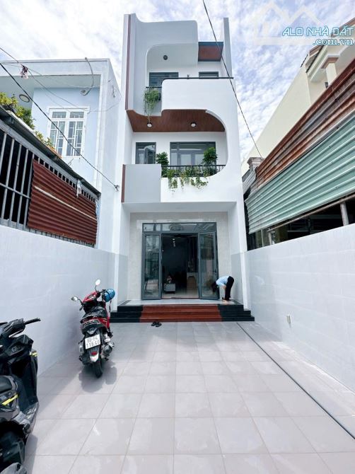 Bán nhà 1 trệt 2 lầu trong quân đoàn 4 p. Tân Phong - 1