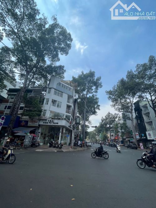 Gấp! Cho thuê nhà căn góc 2 mặt tiền An Dương Vương - Trần Bình Trọng, Quận 5, KC: 7 tầng - 1