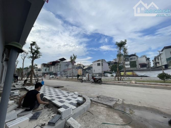 BÁN NHÀ ĐẤT TỨ LIÊN – 55M2 - GẦN Ô TÔ, VỊ TRÍ VÀNG, XÂY CHDV 7 TẦNG - NHỈNH 10 TỶ - 1