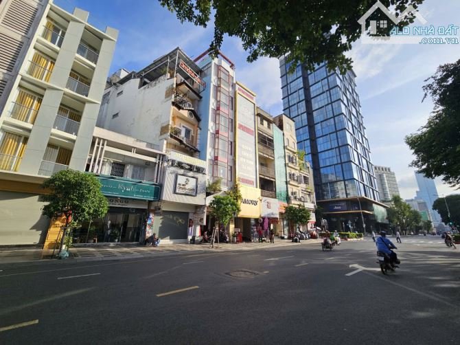 Hiếm - Nhà MT đường LÊ LAI, P. Bến Thành, Q.1 - DT" 5,6m x 16m - 3 Tầng - 59 Tỷ - 1
