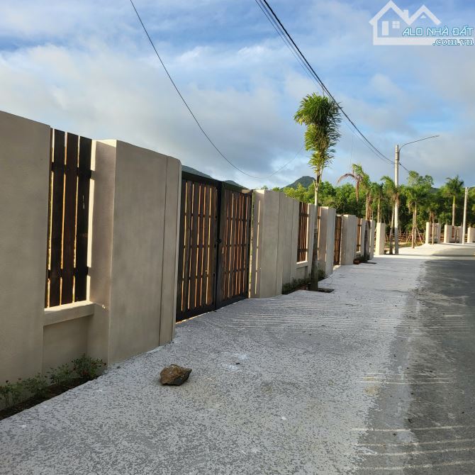 Bán đất gần biển xã Phước Hải. Lô góc hai mặt tiền 324m2. Giá 2,2 tỷ - 1