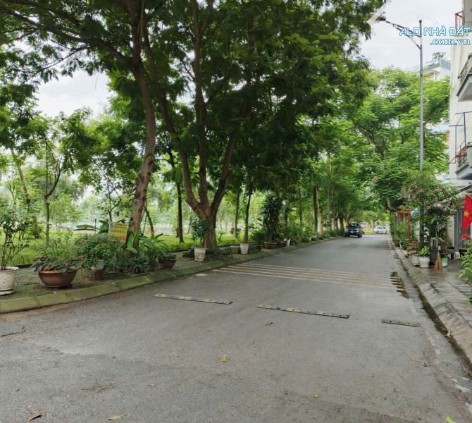 Bán nhà 3 tầng phố Thanh Am, kinh doanh đỉnh, ô tô tránh, vỉa hè rộng, dt 45m2, giá đầu tư - 1