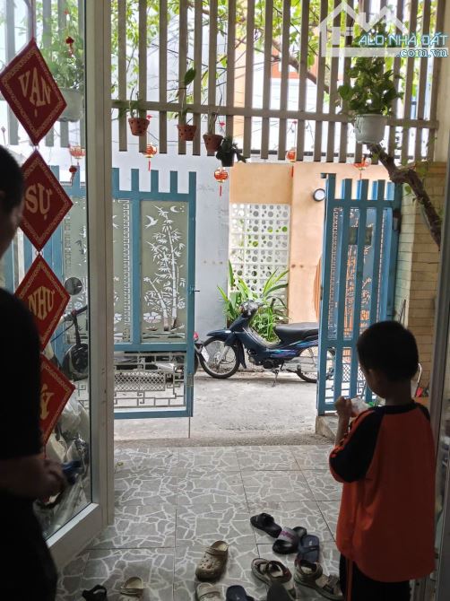 Chính chủ cần bán nhanh căn nhà 2 tầng mái Thái đường trưng nữ vương - 1