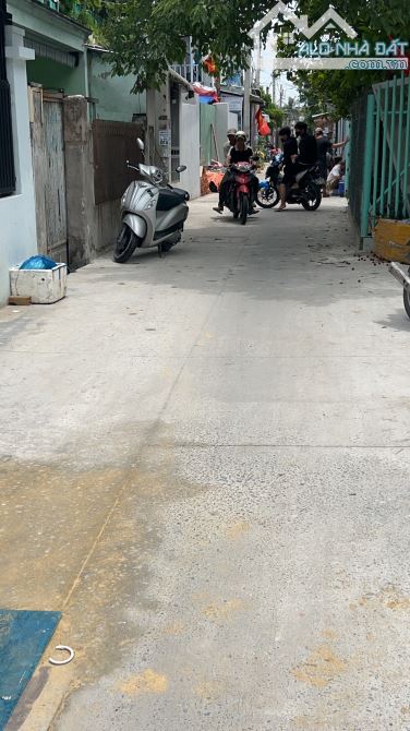 Bán nhà bốn tầng hẻm thông xe tải đối diện trường đại học Nguyễn Tất Thành  An phú Đông - 1