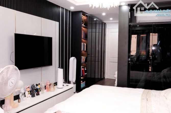 BÁ.N GẤP NHÀ ĐẸP NHƯ KHÁCH SẠN 5* PHỐ HOÀNG VĂN THÁI - Ô TÔ - THANG MÁY - 45M2, HƠN 14 TỶ - 1