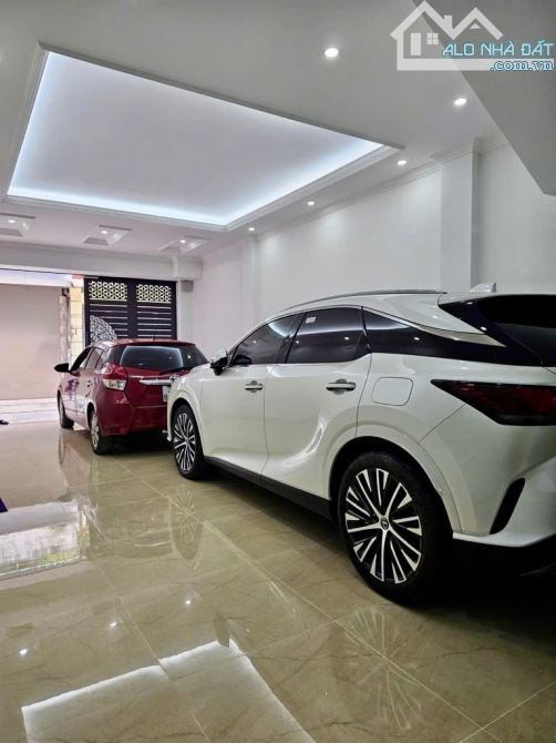 PHÂN LÔ PHÙNG CHÍ KIÊN, 2 Ô TÔ 7 CHỖ NGỦ TRONG NHÀ, VỈA HÈ, THANG MÁY, 80M2, SỔ ĐẸP - 1