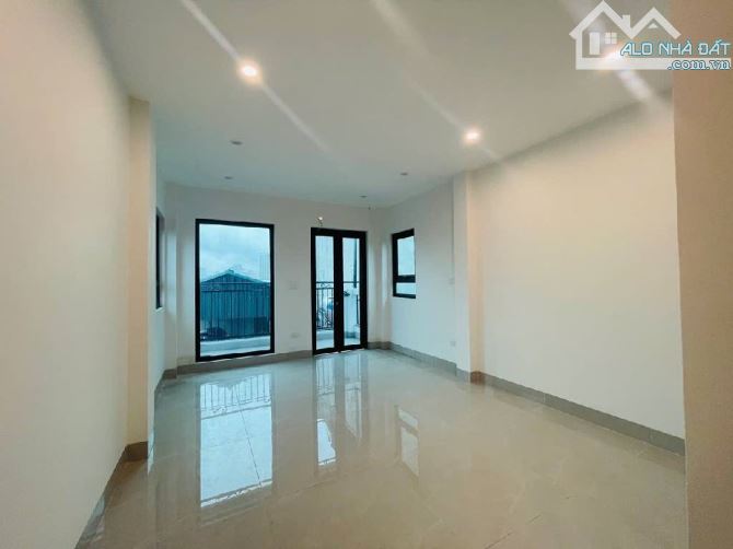 KIM GIANG NHÀ MỚI 7 TẦNG THANG MÁY - MẶT TIỀN RỘNG - NGÕ Ô TÔ THÔNG TỨ PHÍA - 1