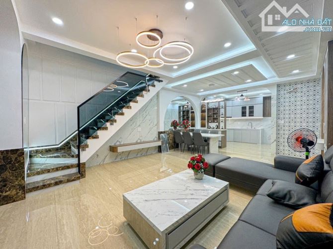 Chủ đang ngợp giảm giá 400 triệu . Giá mới 8 tỷ con bớt Lộc  🌟 Nhà Phố Hiện Đại – Vị Trí - 1