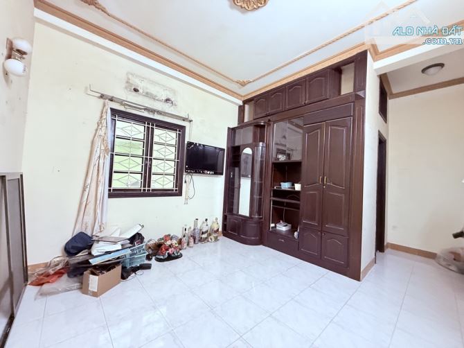RẺ VÔ ĐỐI! có nhà ở liền ngang to 6 x 15m. Phú Thuận Q7 cũ - 1