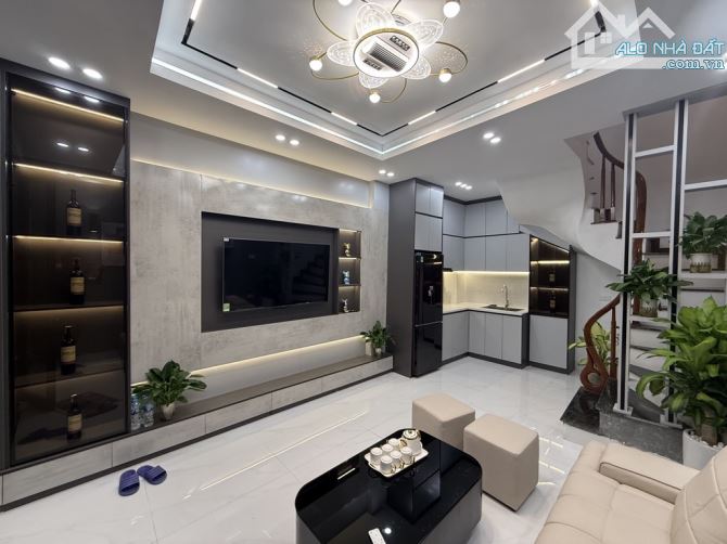 Bán nhà trung tâm Hai Bà Trưng, Full nội thất, ngõ nông thẳng, cách oto 30M 6.2 tỷ - 1
