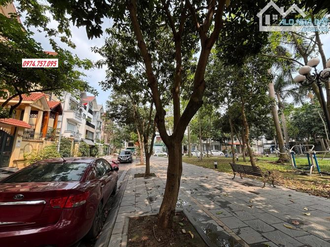 Giá cực rẻ, bán biệt thự KĐT Sài Đồng Long Biên, lô góc, mặt công viên, 3 mặt đường, 153m2 - 1