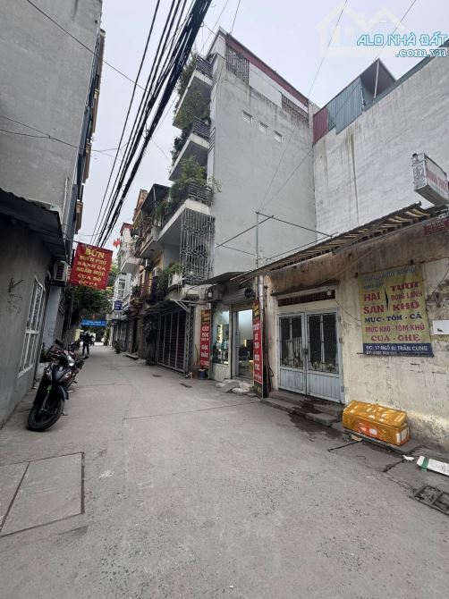 Hoàng Quốc Việt-Trần Cung,bán đất tặng nhà, ngõ ôtô tránh, mặt tiền 6,5m 65m2 nhỉnh 16 tỉ - 1