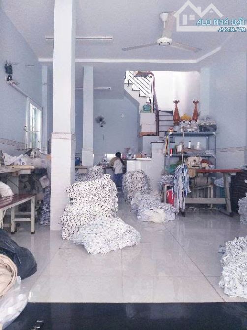 Bán nhà rẻ lô góc trên đường Bông Sao, Quận 8 92m2 4,3x21m - 1