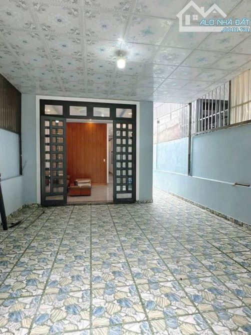 Cần tiền ! Bán gấp căn nhà mới gần chợ Việt Kiều ( Đ. Trần Văn Chẫm )113m2 -SHR- giá 880tr - 1