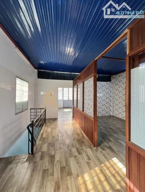 BÁN NHÀ HẺM NGUYỄN VĂN CỪ - GẦN VÒNG XOAY - DT:5,5x12m - 1