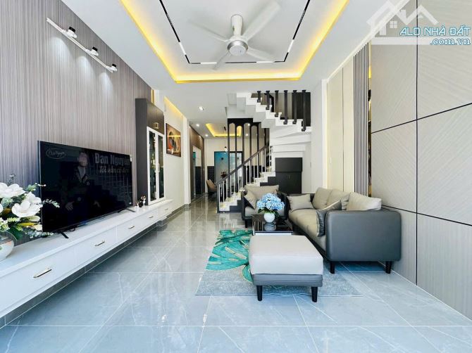 Chị Bảy bán nhà 51m2 xây 2 lầu Dương Bá Trạc,Q8 giá 1tỷ850. Gần tiểu học Rạch Ông.Sổ riêng - 1