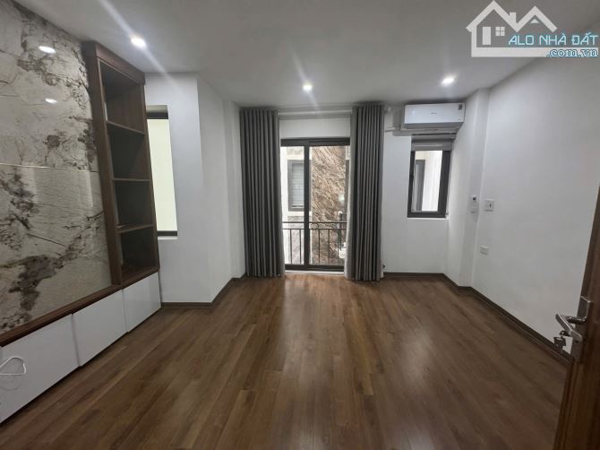 Cho thuê nhà nguyên căn Ngọc Thụy - 40m2- 5 tầng- full đồ - 1