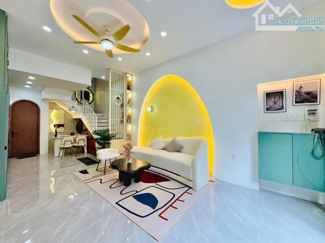 Sang nhượng nhà 68m2 xây 3 tầng đường Tôn Đản,Q4 giá 3tỷ100. Gần chợ 200. Hẻm 5m. Sổ sẵn - 1