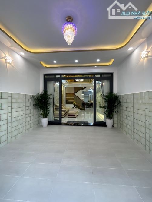 Nhà đẹp lung linh 3 tầng Q7 giá chỉ 6toi8 - 1