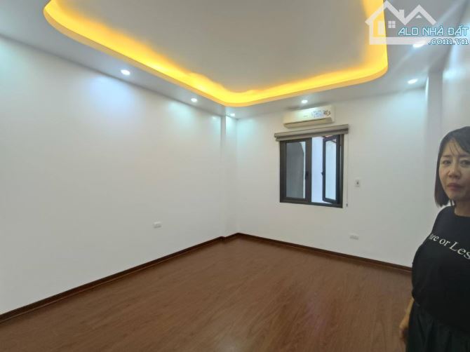 BÁN NHÀ TĂNG THIẾT GIÁP – THANG MÁY – Ô TÔ ĐỖ CỬA – 9 TỶ - 1