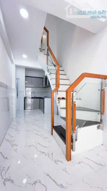 HXH 4M QUẬN 6 - Gần Chợ Bình Tiên - 2PN 2WC - SHR - Hướng Tây Bắc - 1