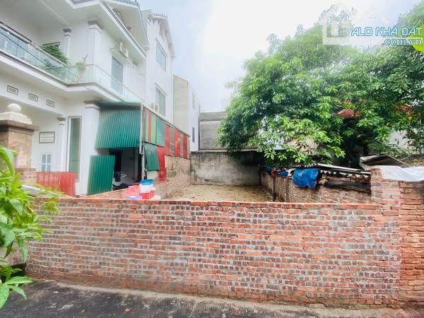 Mặt Bằng - Chủ Đã Xây Xong - Đất Đẹp Mặt Tiền 6m - Ô Tô vào Đất Địa chỉ :Dục Tú - Đông Anh - 1