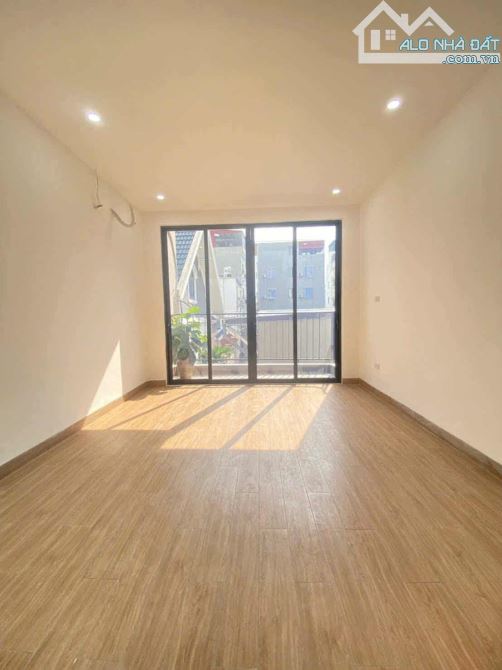 CHỈ 7 TỶ NHÀ ĐẸP 43m 4 t gần Ô TÔ tổ DP THÁP,ĐẠI MỖ gần AEON mall DƯƠNG NỘI HÀ ĐÔNG. - 1