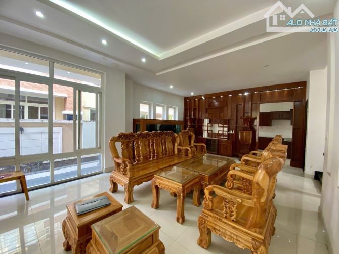 BÁN GẤP BIỆT THỰ CHÁNH MỸ - THỦ DẦU MỘT - CẠNH SÔNG SÀI GÒN. - 1