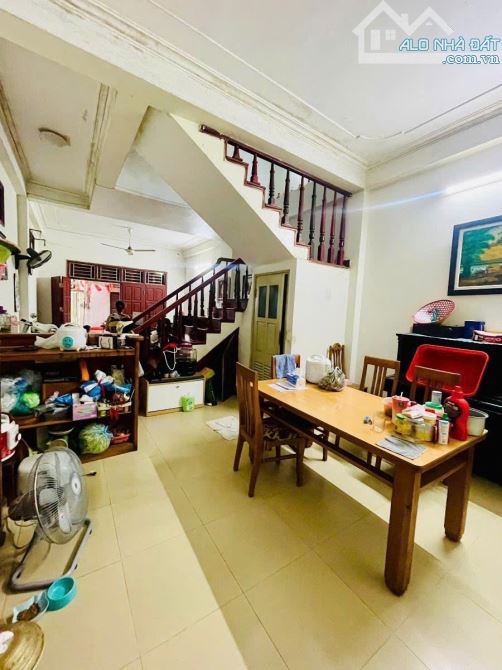 NHÀ DÂN XÂY PHẠM VĂN ĐỒNG 90m MT 7.5m 6 TẦNG BÁN GỘP 2 THỬA 2 NHÀ RIÊNG BIỆT LÔ GÓC 31.8TỶ - 1