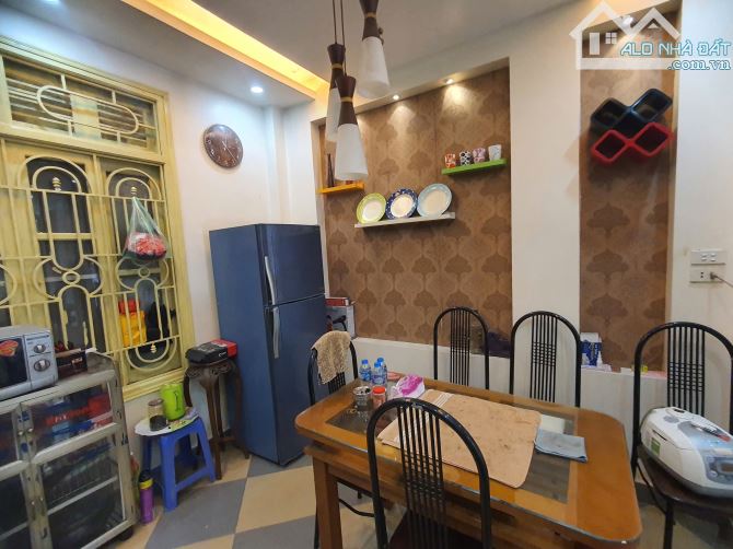 Bán nhà mặt phố Kim Mã 21m2 vỉa hè rộng vị trí đẹp kinh doanh tốt 8.7 tỷ - 1