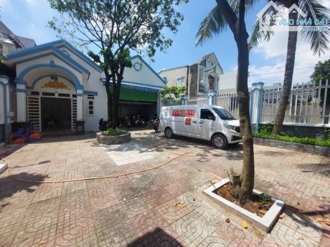 Bán nhà 390m² Dĩ An,Ngang KHỦNG 12M,SHR đường xe hơi 2 chiều,giá đầu tư - 1