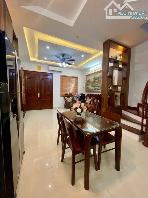 Bán Nhà Dương Quảng Hàm 48m, 5 Tầng , Dân Xây , Phân Lô , Ô Tô cách 20m ,Ngõ Rộng 3m5 - 1