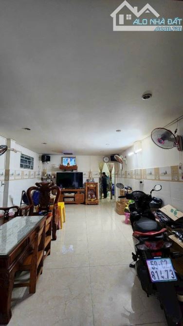 NHÀ PHỐ CĂN GÓC 2 TẦNG SÂN THƯỢNG -HẺM 88 NGUYỄN VĂN QUỲ- HẺM 3M DTCN GẦN 60M2- SHR,HCĐ - 1