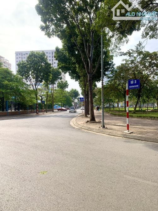 Cần bán gấp, biệt thự song lập Sài Đồng Long Biên, đường ô tô tránh, dân trí cao, an ninh - 1