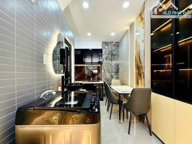 OTO TRÁNH, nhà phố Đàm Quang Trung, Long Biên 32m2 x 5T giá 6tỷ1 có thương lượng - 1