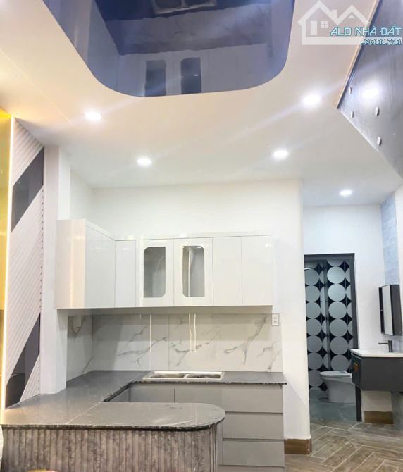 Nhỉnh 1tỷ8 TL_Bán nhà 1trệt 1lầu ngay đường Cách Mạng Tháng 8 Chợ B Hòa trường Lê Văn Tám - 1