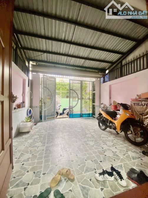 BÁN NHÀ DƯƠNG THỊ MƯỜI Q12 - 4 TẦNG 100M2 ( 5M X 20M) - HẺM 6M THÔNG - 5.97 TỶ - 1