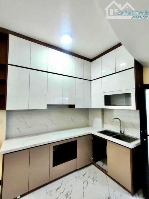 Bán nhà 5 tầng Trạm Trôi Hoài Đức. Đơn lập 32m2 cạnh chợ Giang Xá. Nội thất 99% vào ở NGAY - 1