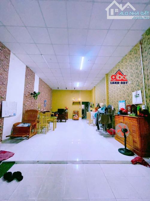 Bán nhà câp 4 sổ riêng thổ cư p. Long Bình - 1