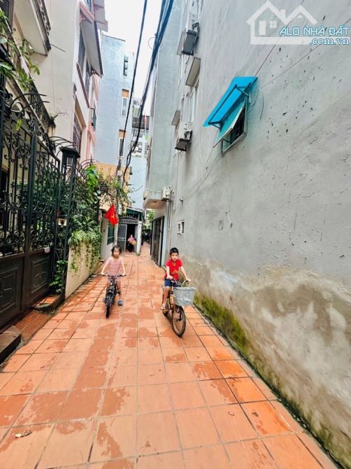 BÁN NHÀ ÂU CƠ 39m2 - 5 TẦNG – 2 MẶT NGÕ - NHÀ DÂN XÂY – Ở NGAY - NHỈNH 10 TỶ