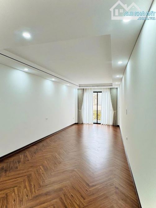 Bán Tòa phố Hào Nam 7 tầng Thang máy, Phân lô Ô tô tránh, Kinh doanh DT 52m 20 tỷ - 1