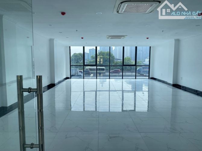 BÁN NHÀ MẶT PHỐ VIP BA TRIỆU - GẦN VINCOM 220M MẶT TIỀN 8M - 1